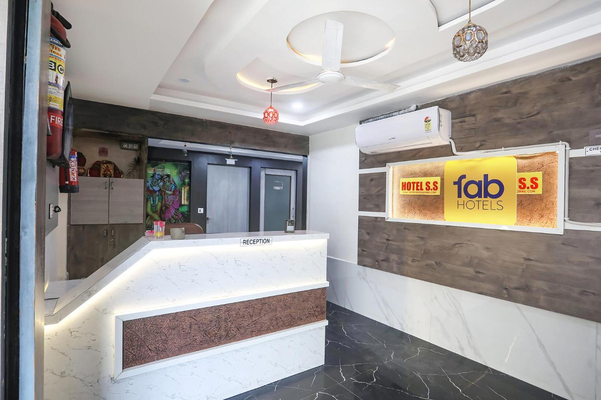 Fabhotel Ss Hotel *